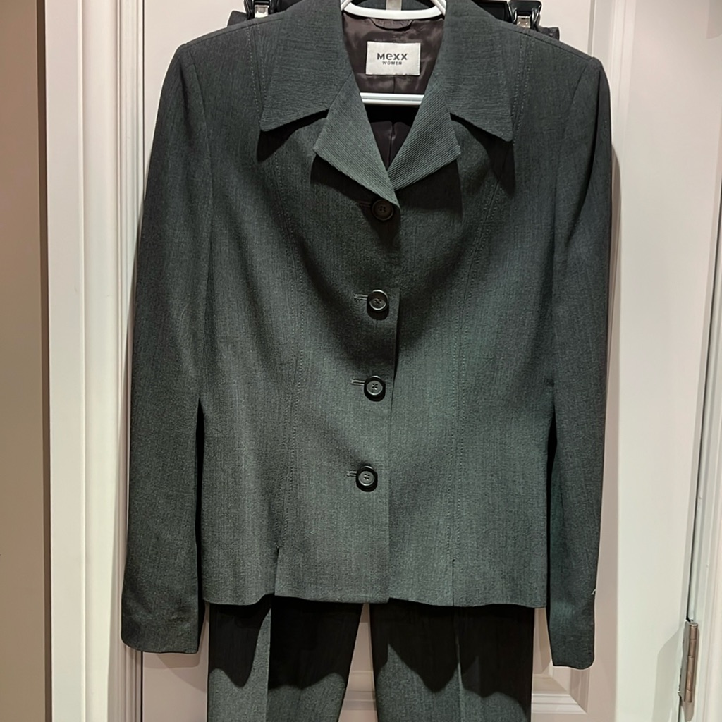 Mexx 2-Piece Women’s Grey Pantsuit
